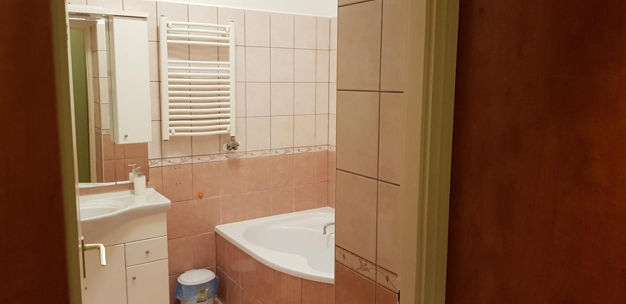 Alice Vendeghaz Bed & Breakfast Kalocsa Eksteriør bilde