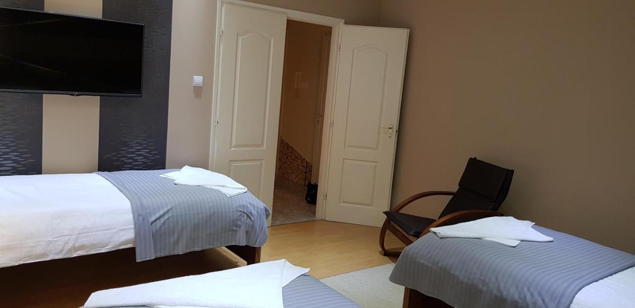 Alice Vendeghaz Bed & Breakfast Kalocsa Eksteriør bilde